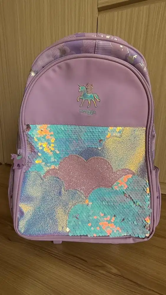 Tas sekolah smiggle