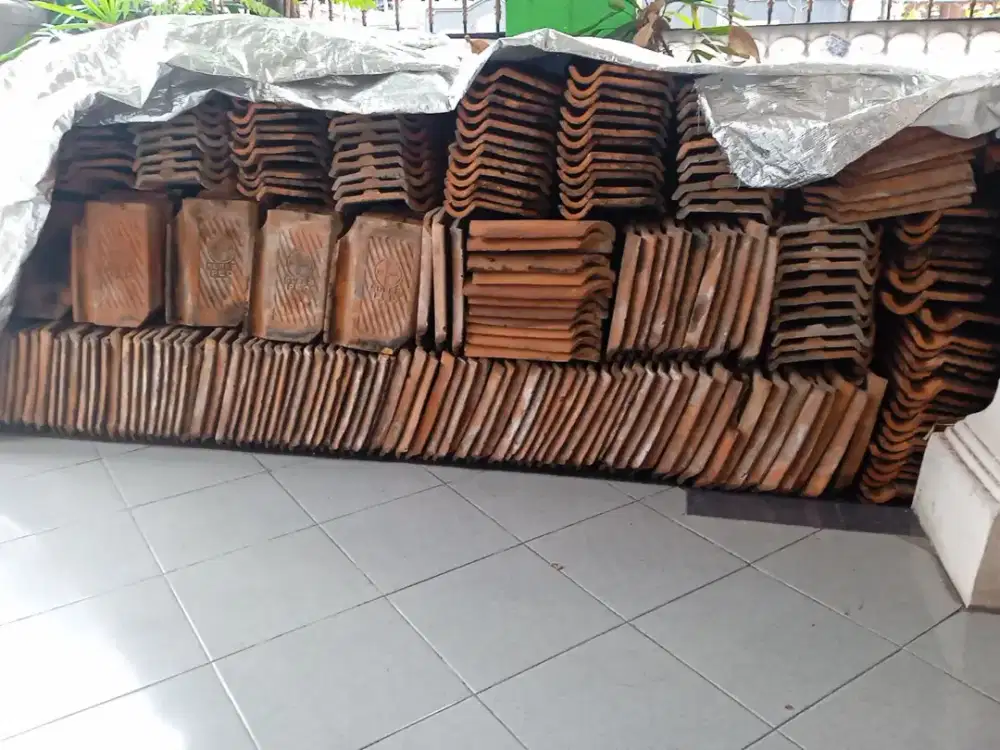 Genteng tanah liat Super PLD bekas bongkar ±1200pcs kondisi siap pakai
