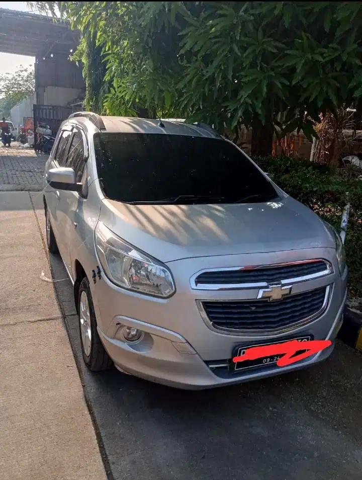 Chevrolet Spin 2014 Bensin