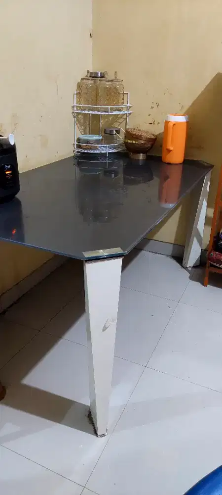 Meja makan minimalis informa( Meja makan saja)