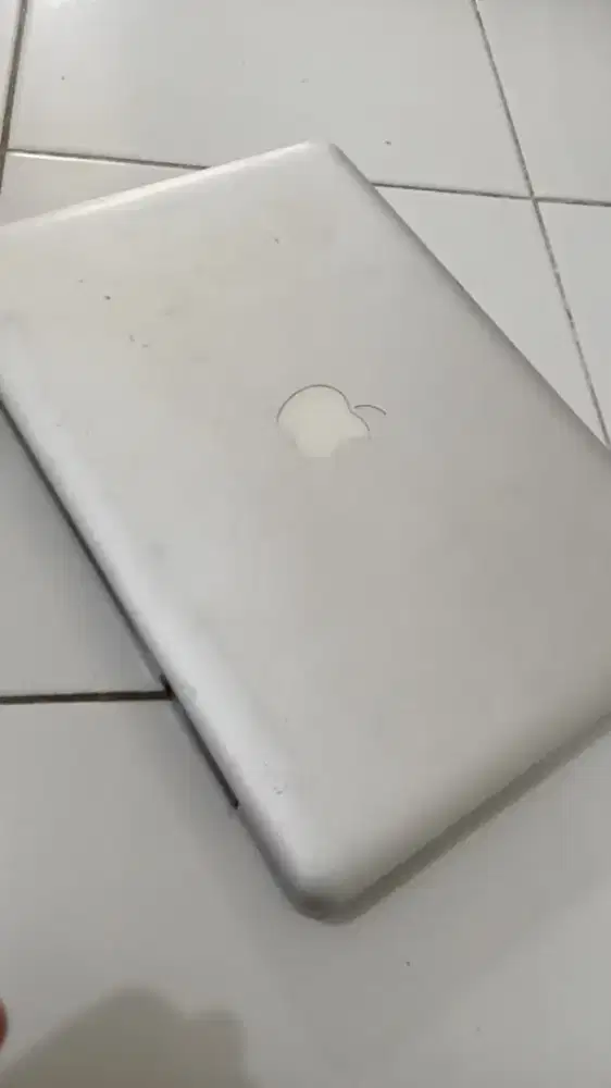 Macbook Pro 2010, A1278 , Hidup tapi tidak tampil layar, COD Cijantung