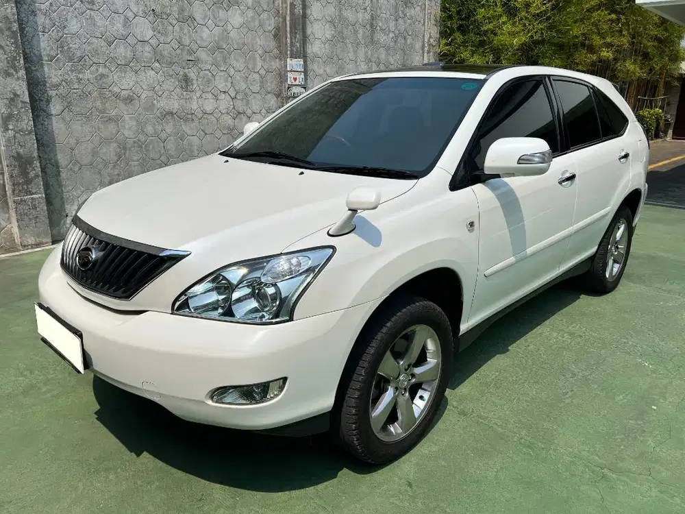 Toyota Harrier 240G warna putih, Low KM, Plat AB