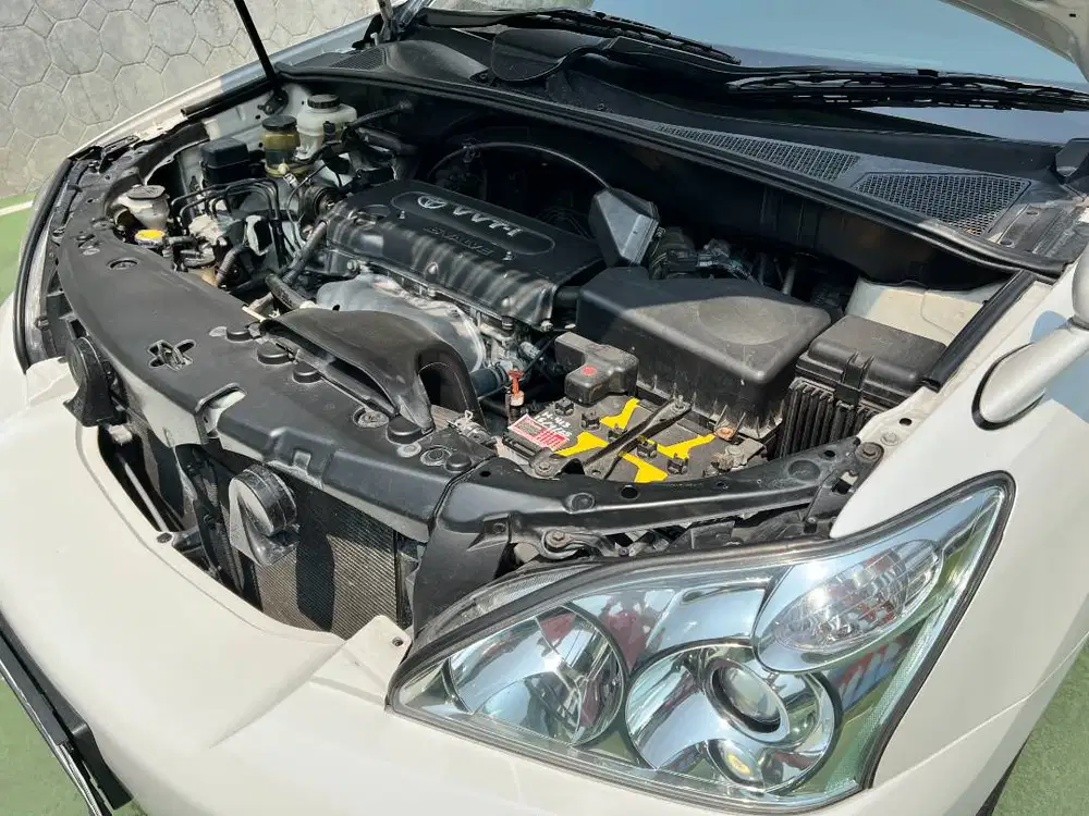 Toyota Harrier 240G warna putih, Low KM, Plat AB