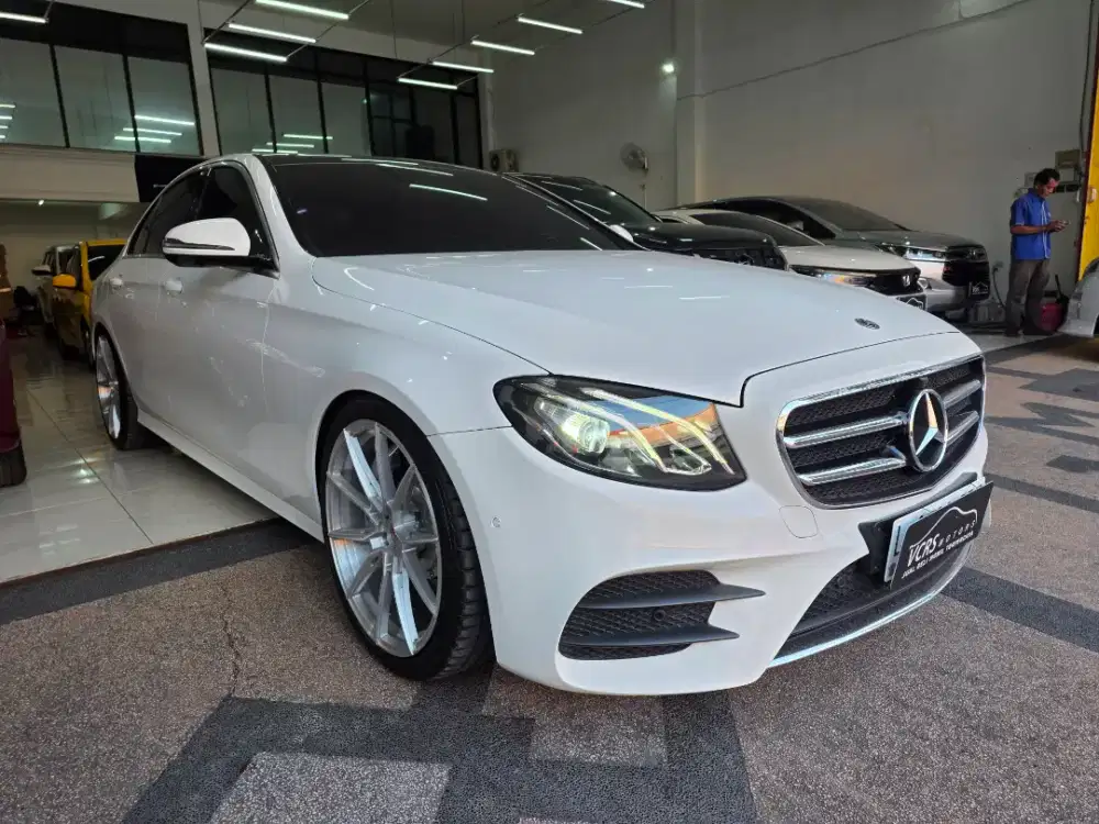 Mercedes Benz mercy E300 avantgarde W213 2018 putih 19rb miles sunroof