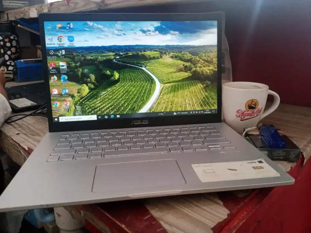 Laptop Asus AMD A4-9125
Ram 4 SSD 256GB