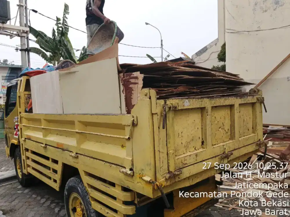 Jasa buang puing dan sampah proyek