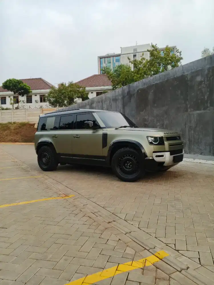 Landlover Defender 110 75th Edition P400 MHEV