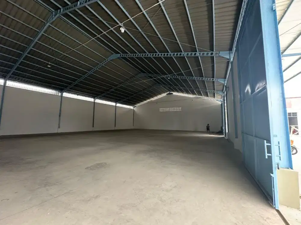 Gudang Siap Pakai Cipondoh Tangerang – LT 1.600 m², LB 920 m², Parkir Luas