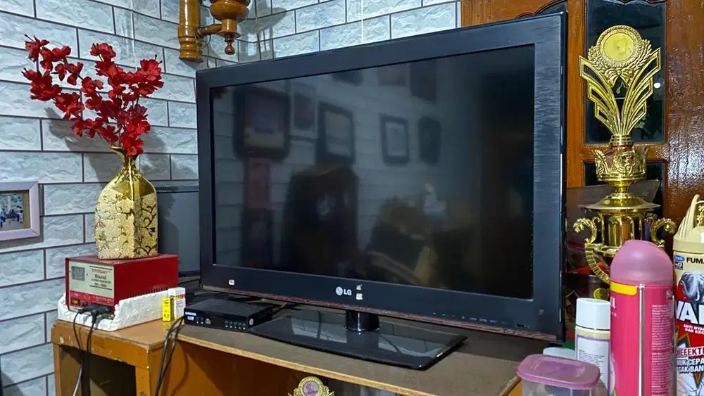 Televisi LG tidak terpakai
