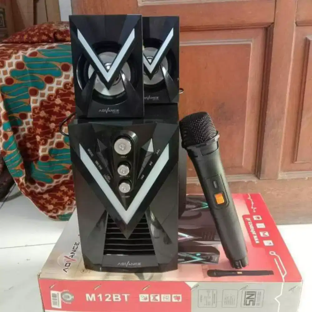 Speaker m12 bluetooth Radio FM baru