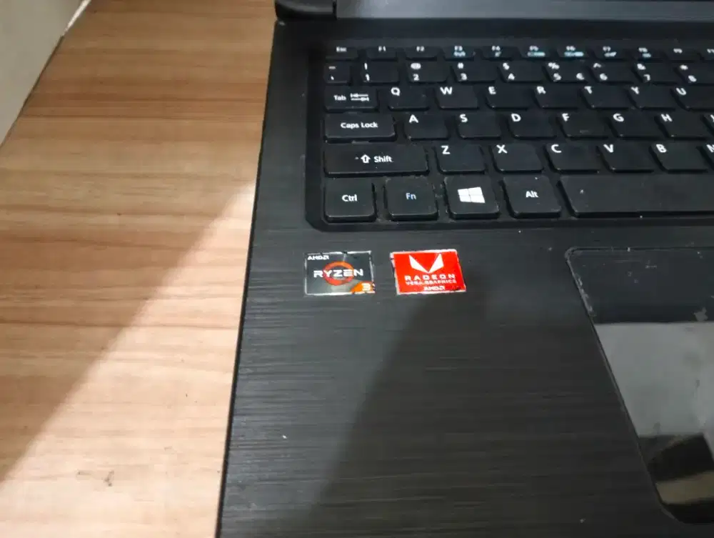 Acer aspire a315/ Ryzen 3/RAM 4 SSD 128 ada slot kosong upgrade
