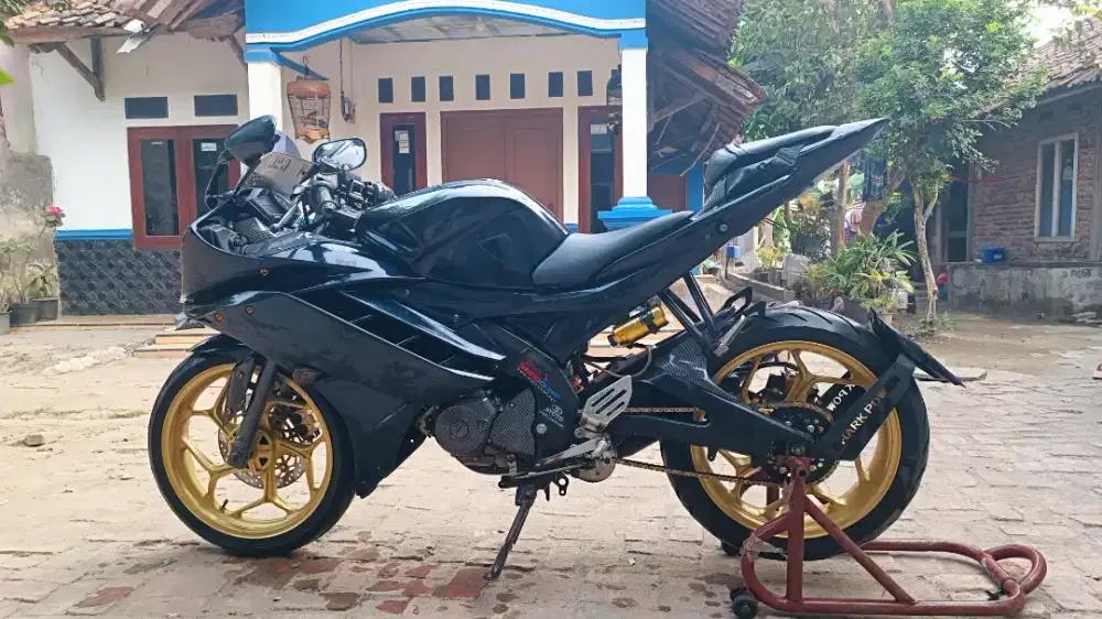 Yamaha R15 V2 2014 mulus