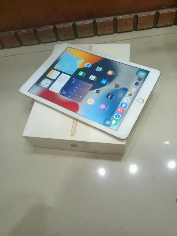 Ipad air 2 64gb wifi only minus tombol home ga bs Lkp bebas reset
