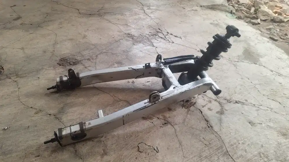 Swing arm & mono shock scorpio 2008