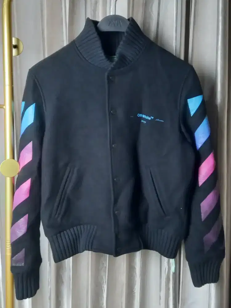 Off-white gradient (rare art)
