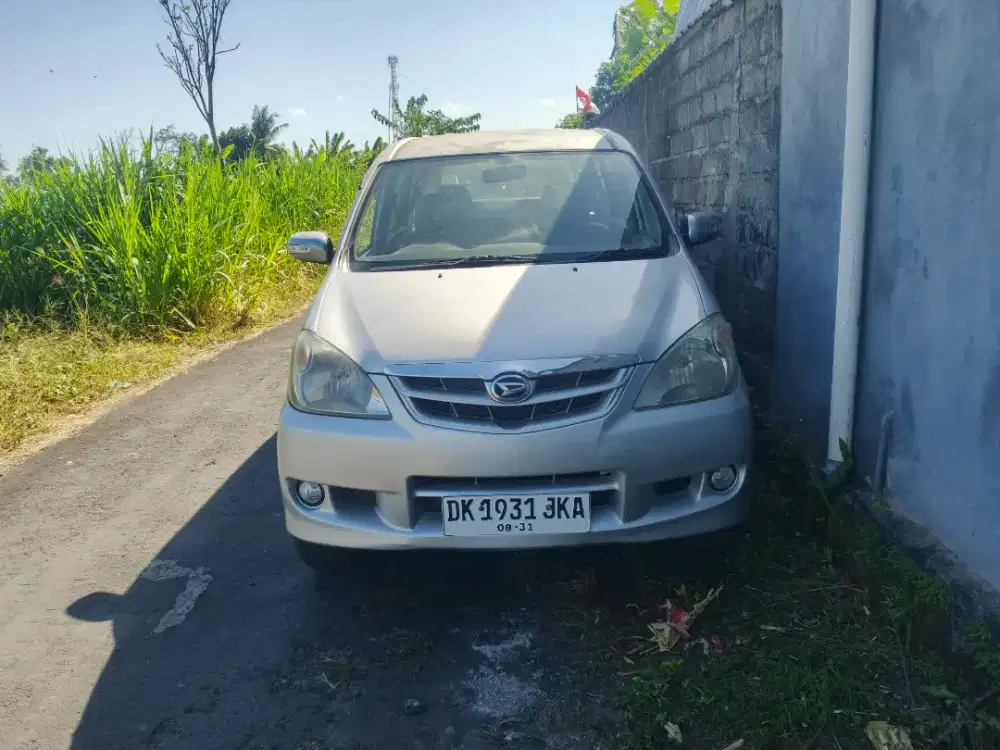 Jual xenia Li,THN 2010