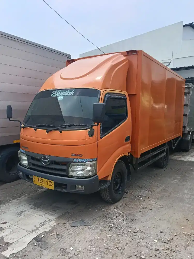 Hino Dutro 110SDL engkel Long box 15 kubik 2017