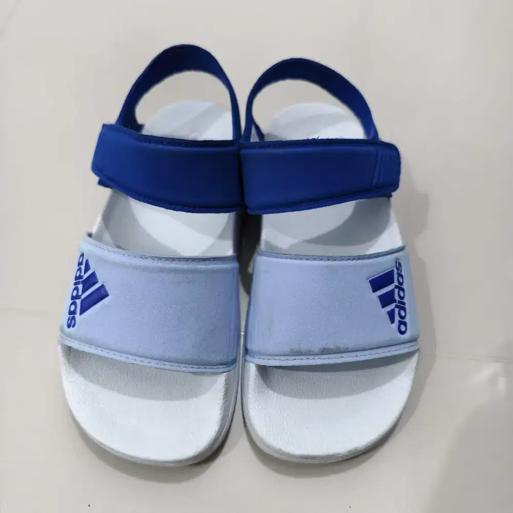 Sandal Adidas Adilette dan Sepatu adidas Kids' EQ21 Run 2.0
