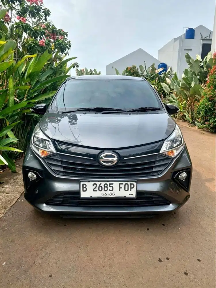 DAIHATSU Sigra 1.2 R Deluxe 2025 Automatic LOW KILOMETER RECORD