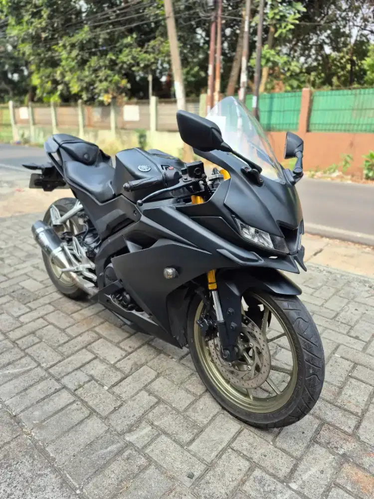Dijual Yamaha R15 V3 tahun 2021 surat lengkap