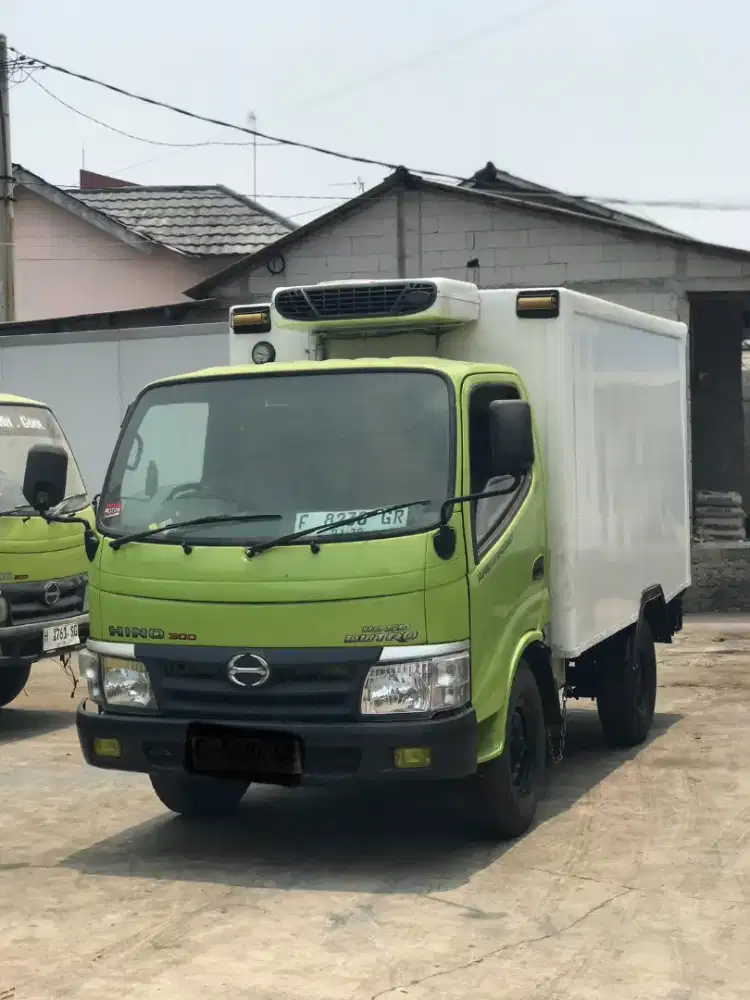 Hino Dutro 110SD engkel std box pendingin - minus 8 2014