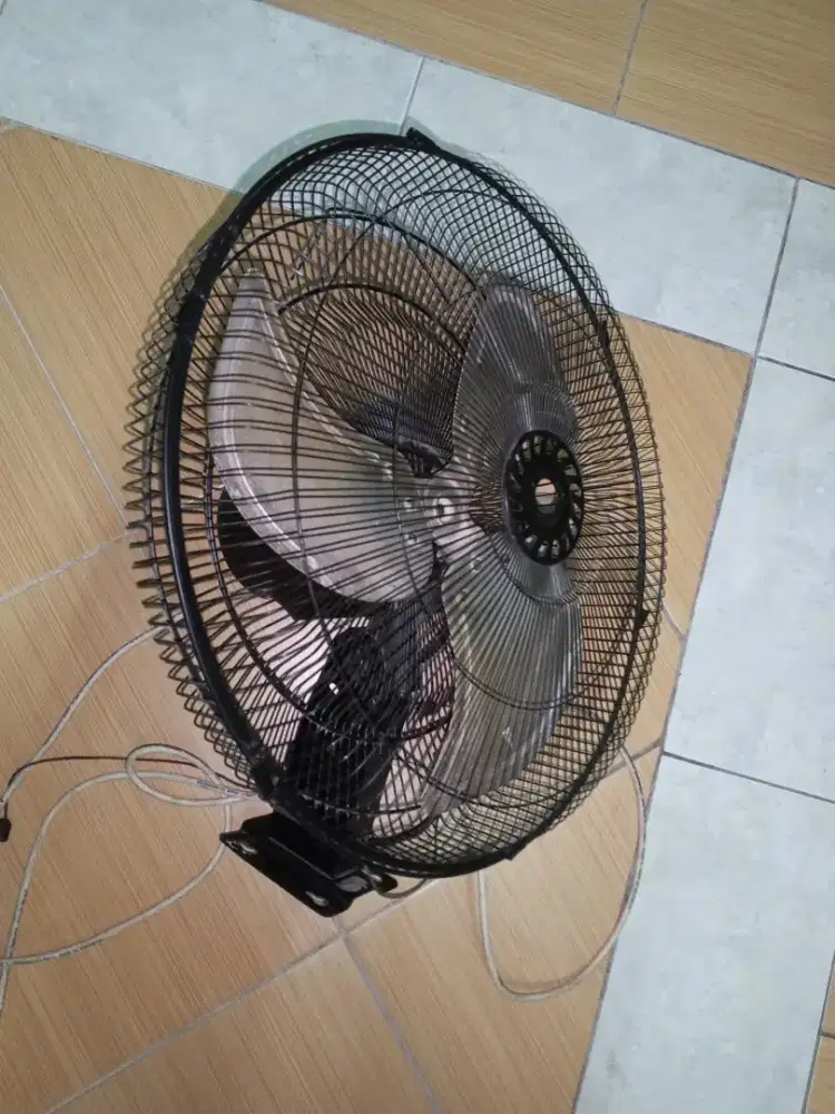 Kipas dinding Krisbow 18inc normal Rp.350rb net