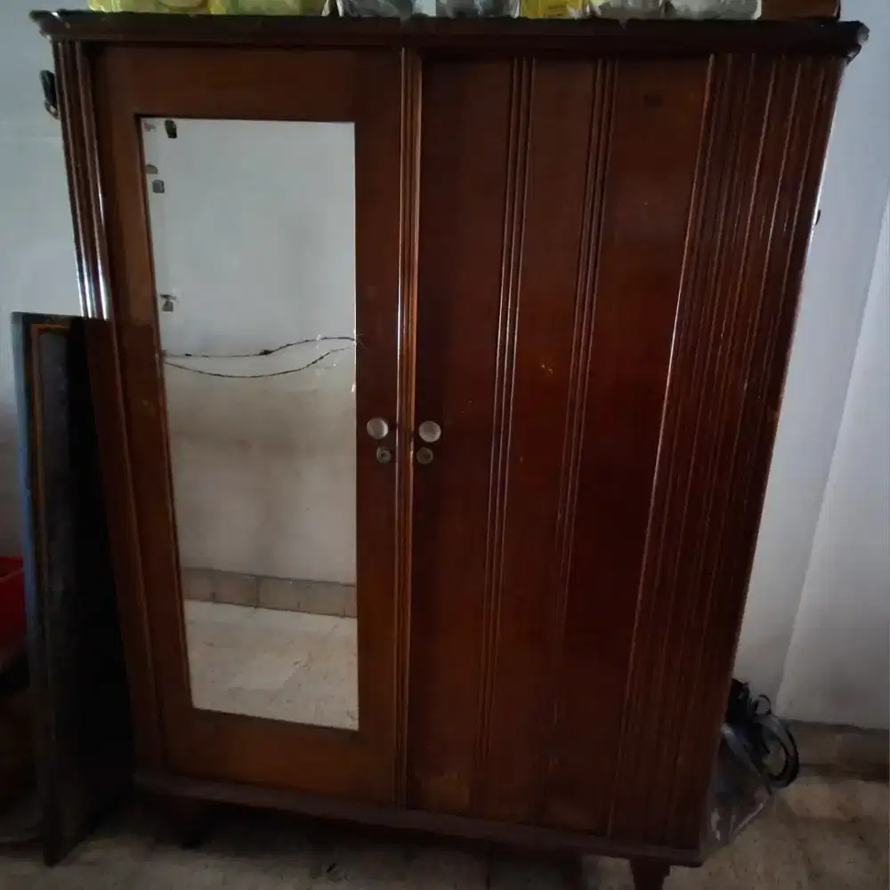 Dijual Lemari Baju 2 Pintu