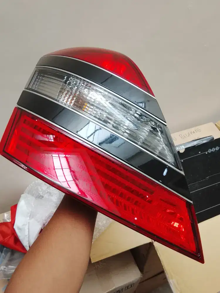Stoplamp belakang Mercedes Benz S300
