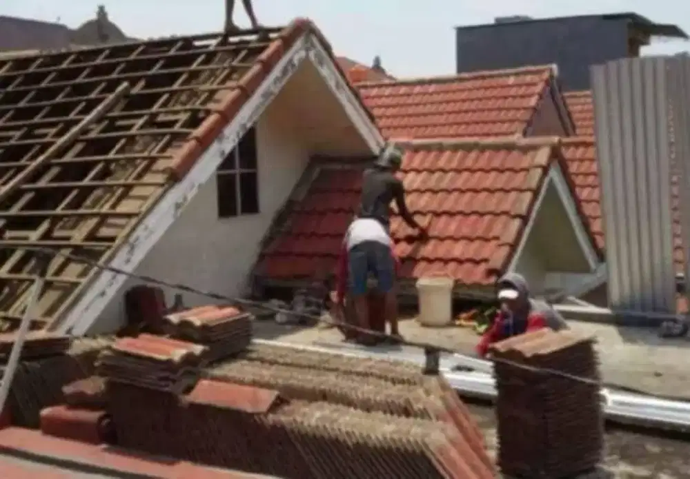 Pasang bajaringan bongkar pasang atap rumah