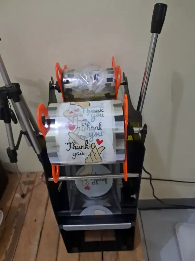 Press Gelas Plastik