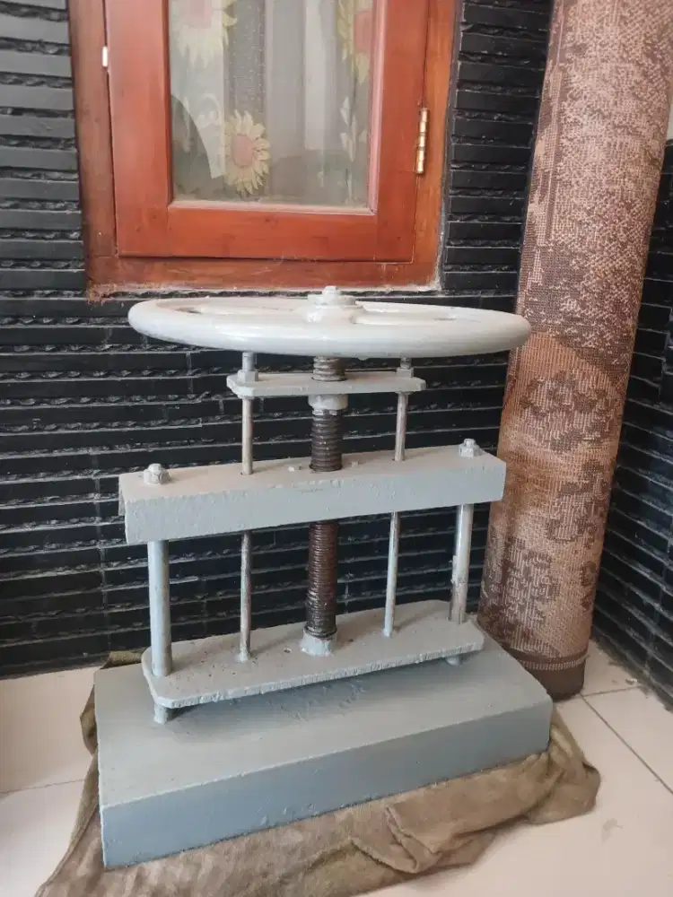 Mesin embos dan matres