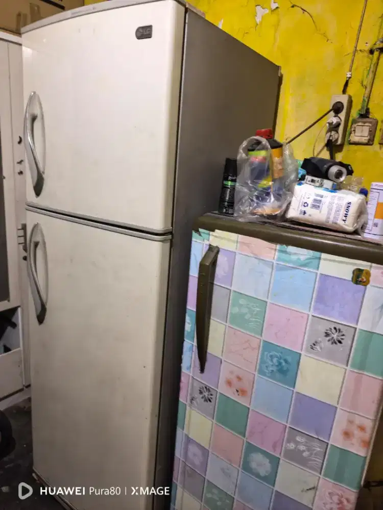Kulkas 2 pintu merk LG