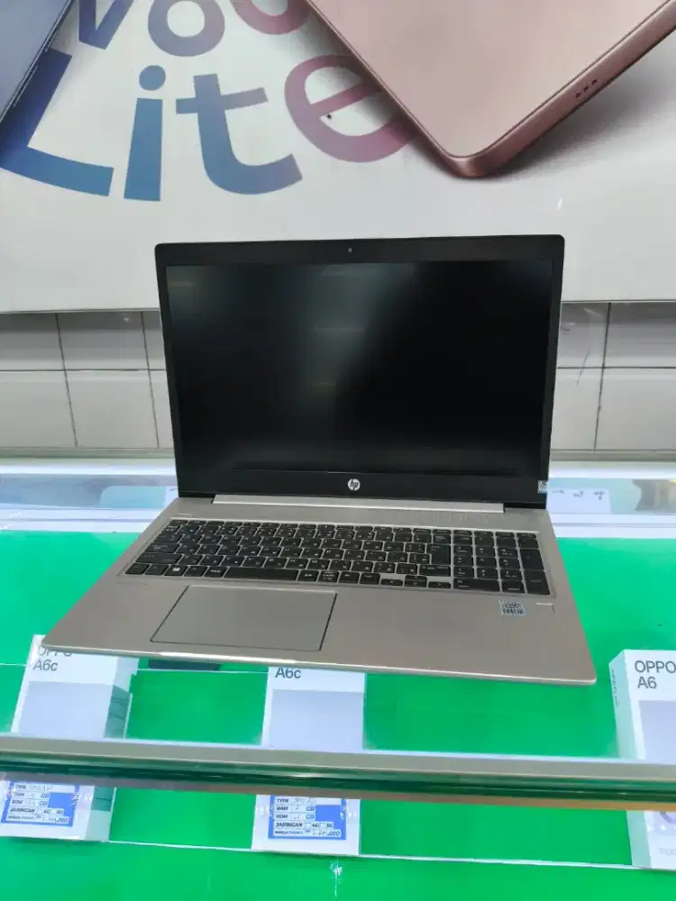 laptop layar lebar cocok editing coding ringan