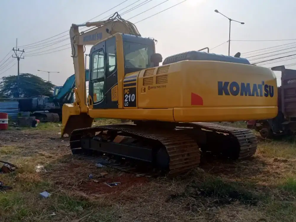 Komatsu PC 210 - 10
Tahun 2023 bulan November