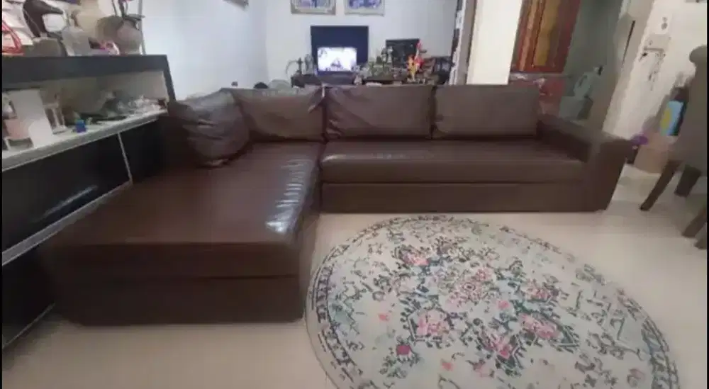 Jual murah sofa kulit italy spt foto masih bagus&normal,7,7jt nego