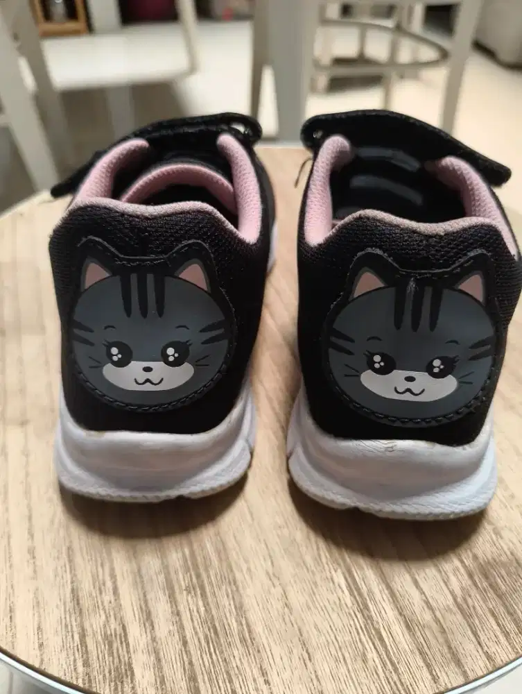 Sepatu anak Tomkins Strays