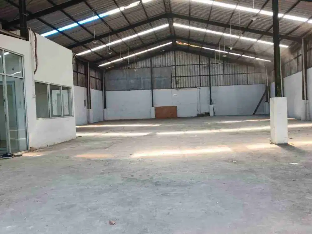 Gudang sewa area klender pulogadung jaktim cocok untuk expedisi showroom