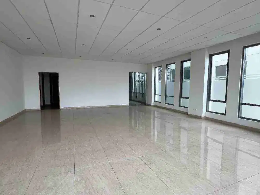 Disewa dan Dijual  Ruko Mewah Ada Lift 4 Lantai Plus 1 Basement di North Point Navapark BSD