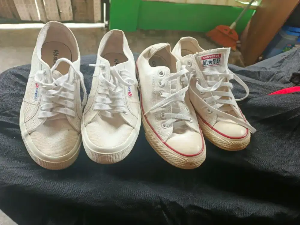 Di jual Sepatu sneaker