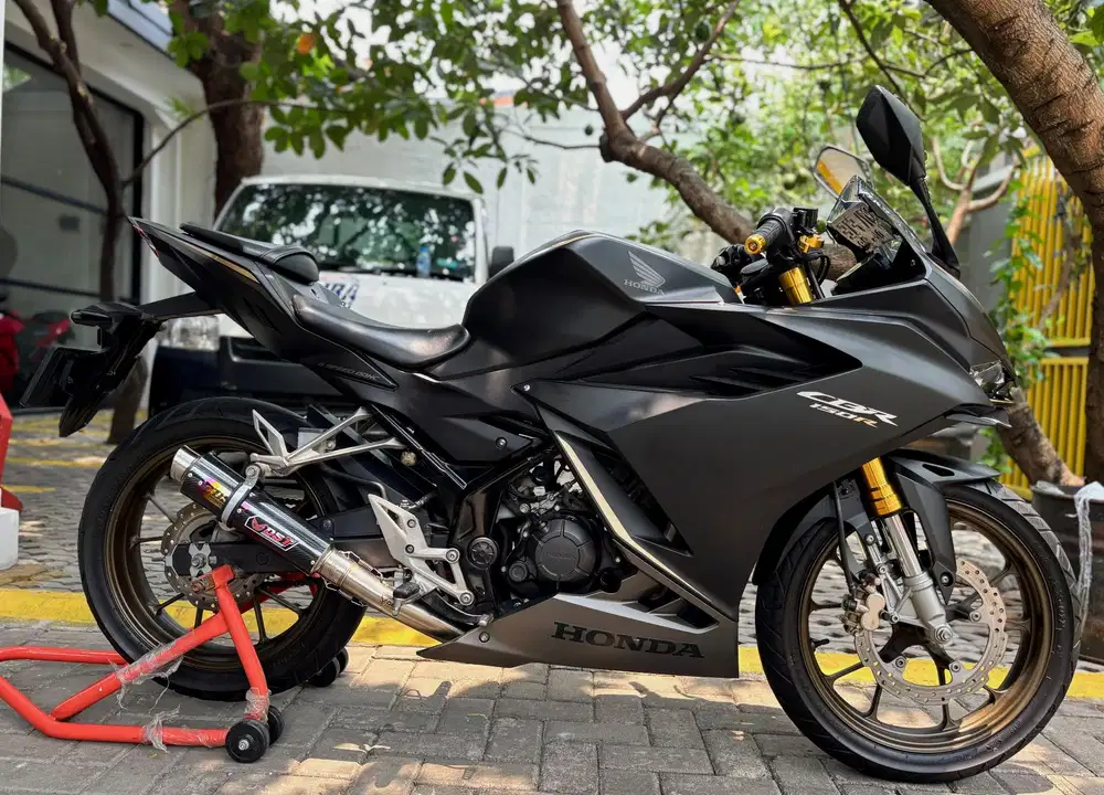 Honda CBR 150 R
