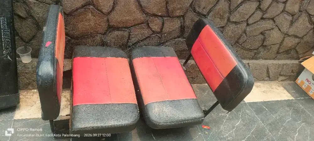 Kursi belakang kijang...carry