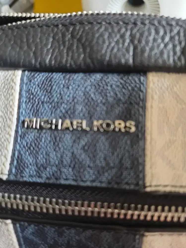 Tas selempang michael kors