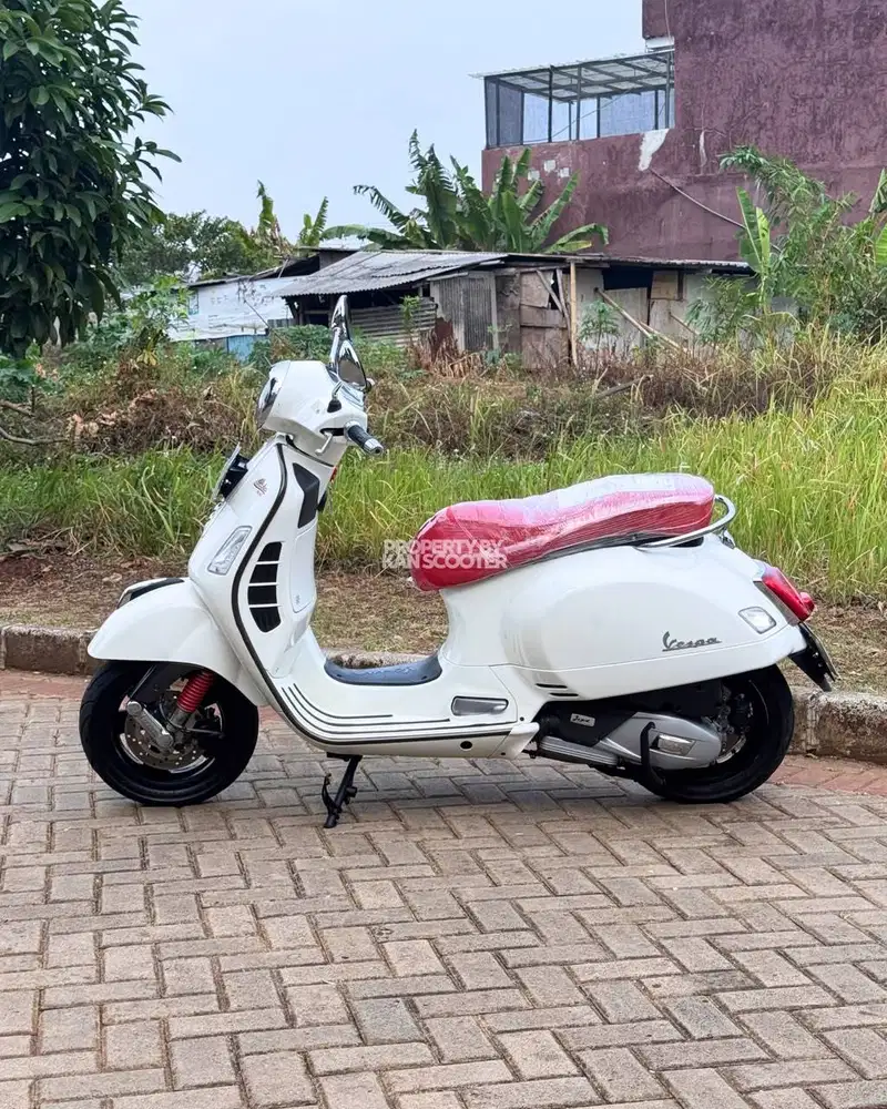 JUAL MURAH VESPA GTS 150 iGET ABS 2019 MULUS