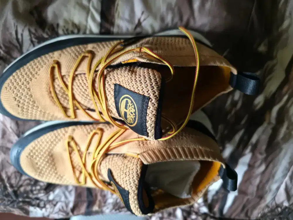 Sepatu timberlan