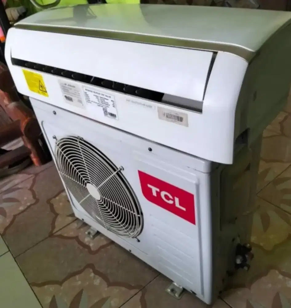AC TCL 1/2 PK kondisi mulus