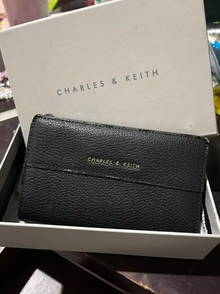 Dompet Charles & Keith