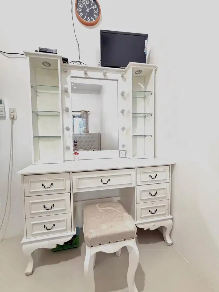 Meja Rias Minimalis