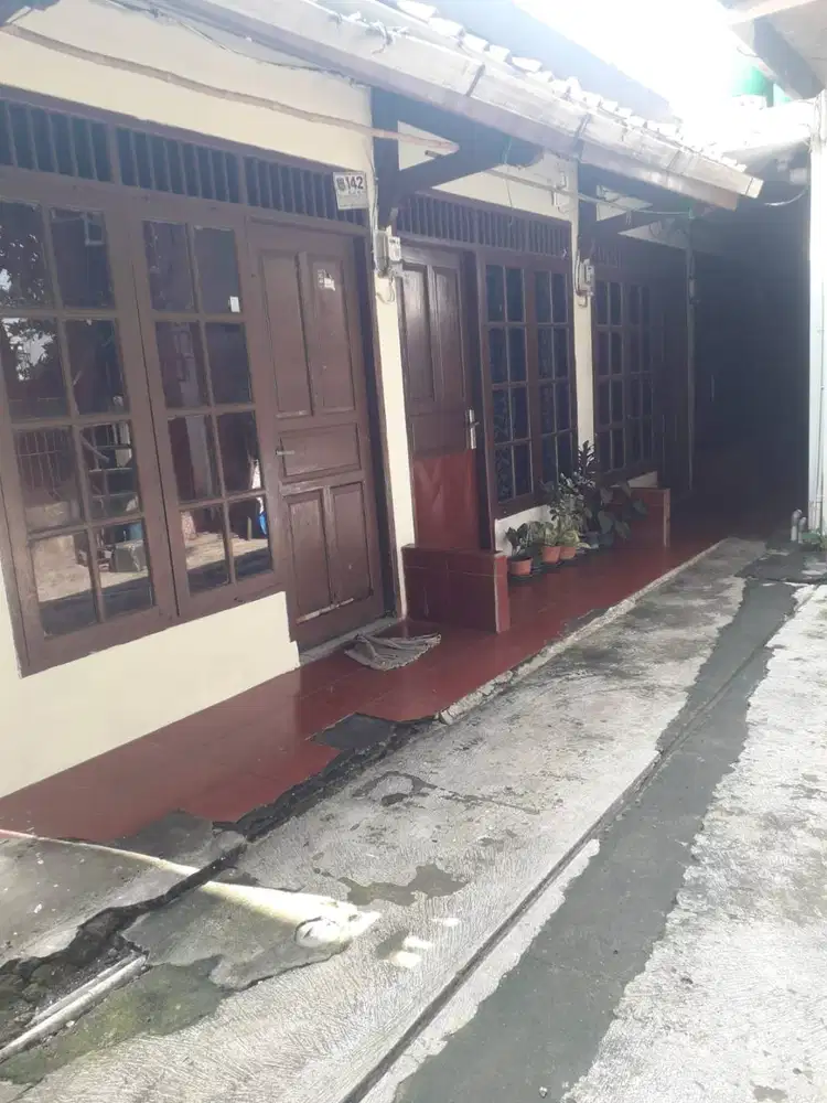 Kontrakan Petakan