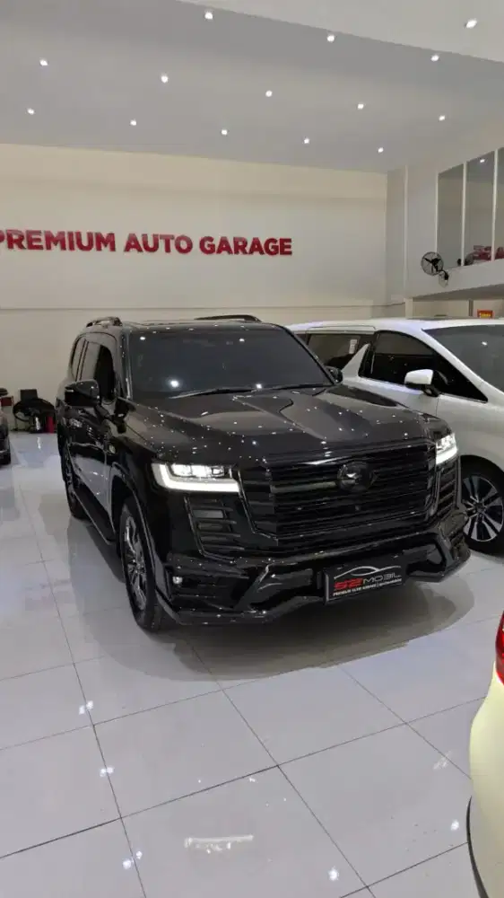LANDCRUISER VXR300 2023 KM 1000 PERAK ASLIIIII