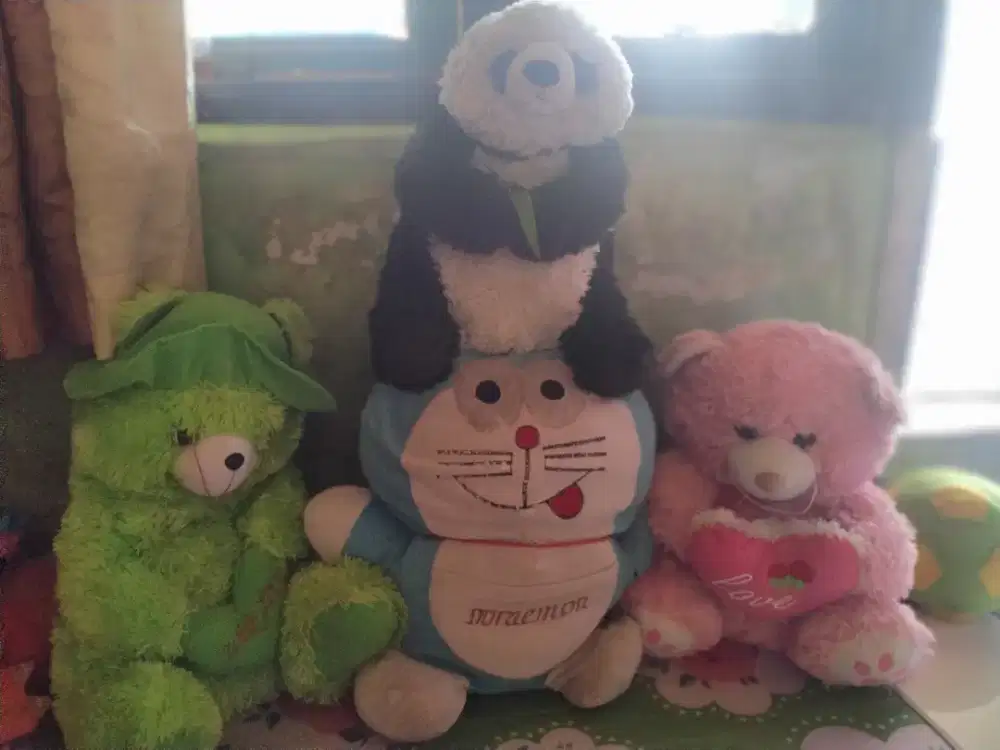 boneka doraemon, panda danbbruang pink dan hijau